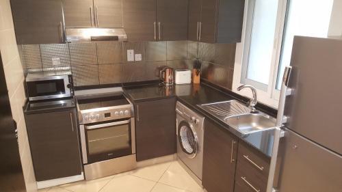 Boulevard City Suites *